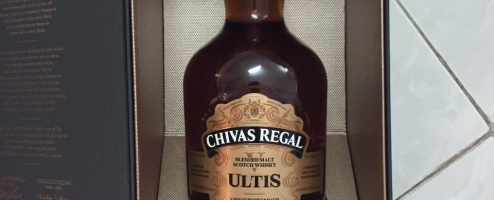 Rượu Chivas Regal Ultis 