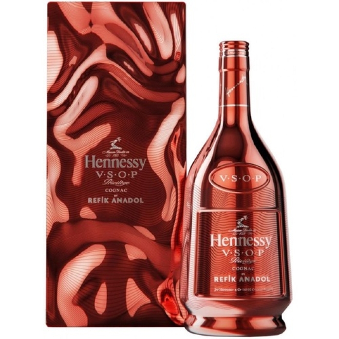RƯỢU HENNESSY V.S.O.P  PRIVILEGE BY REFIK  ANADOL  